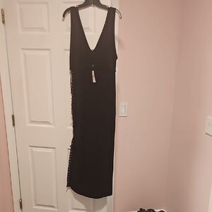 Fashion Nova Black Sleeveless V-Neck Sheath Dress